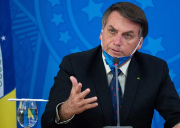 Presidente Bolsonaro antecipa campanha política e compromete a imagem do Exército